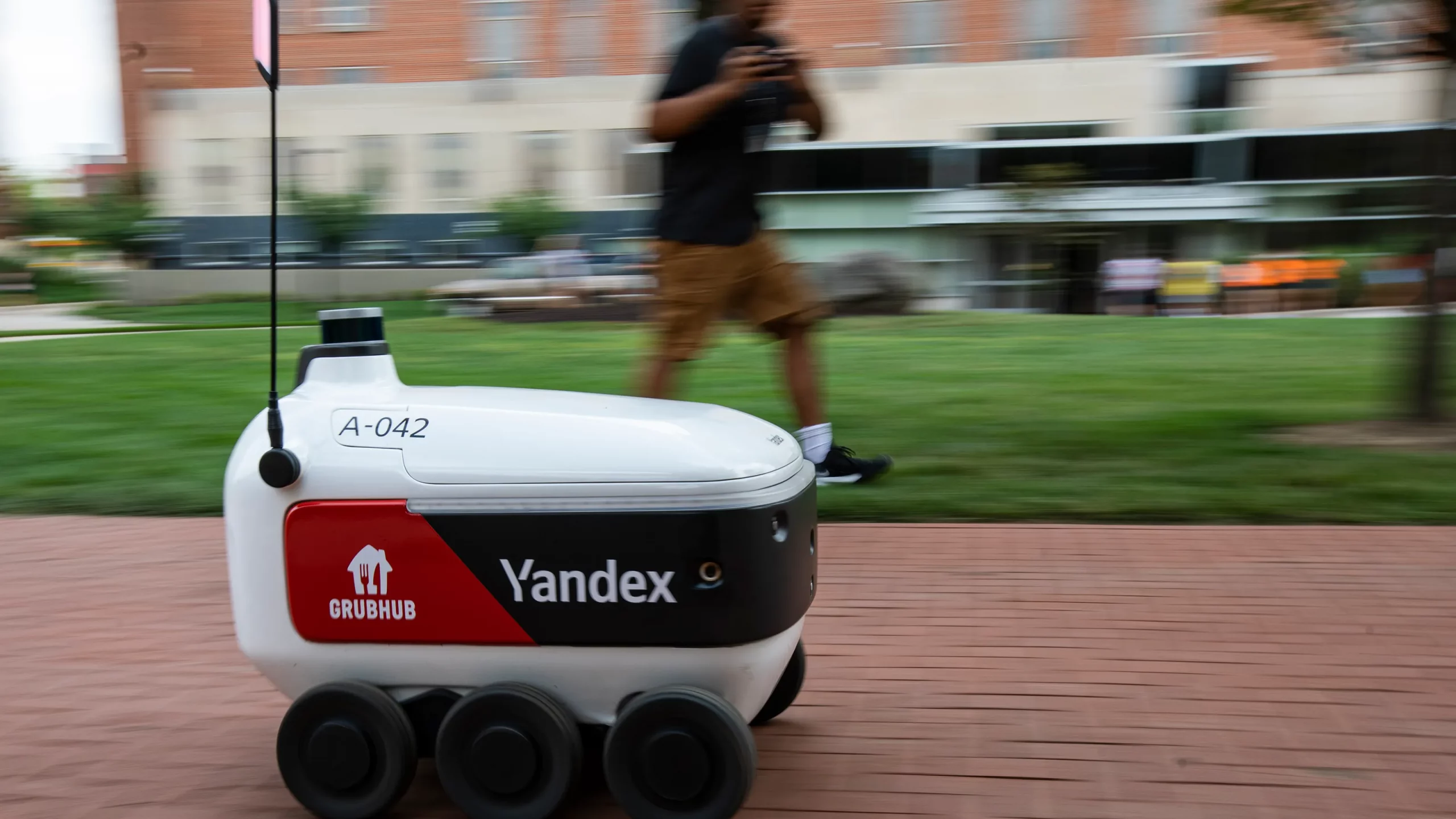Yandex and Grubhub food delivery robots