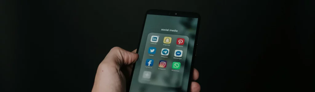 How do social media apps make money - Feature image